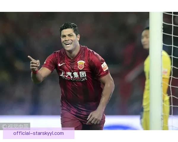 39岁胡尔克任意球戴帽震全场